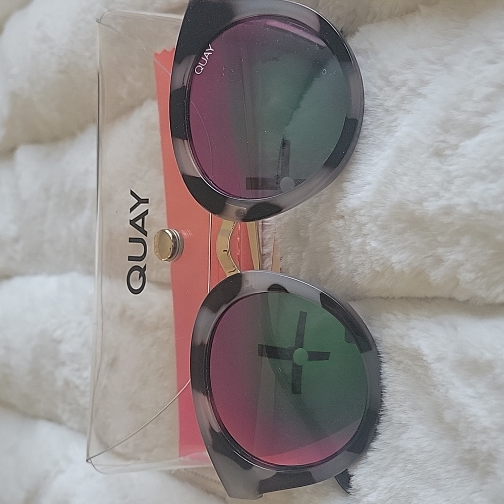 Quay | Women's Quay Shook Round Sunglasses, 50mm